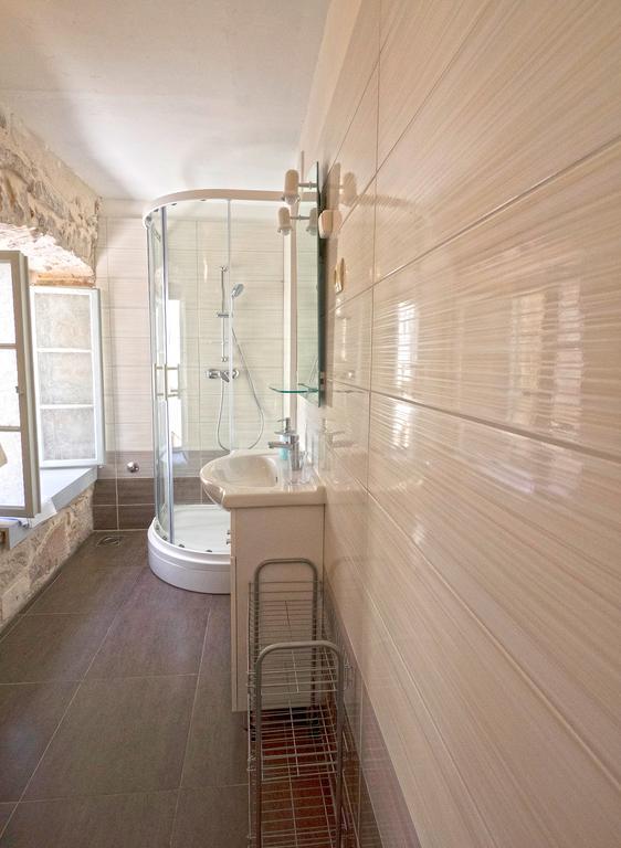Guesthouse Merla شيبينيك الغرفة الصورة